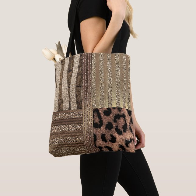 Lioness Safari Chic Jungle Glam Modern Gnistra Tygkasse (Närbild)