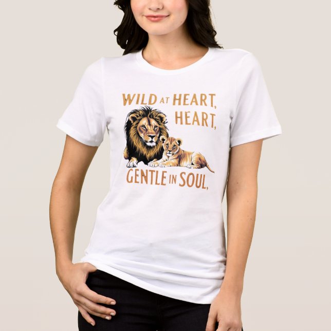 "Lioness & Unge - Vildens Moderskap konst" T Shirt (Framsida)