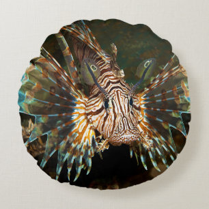 Lionfish nära! Mycket nära och intensivt foto Rund Kudde