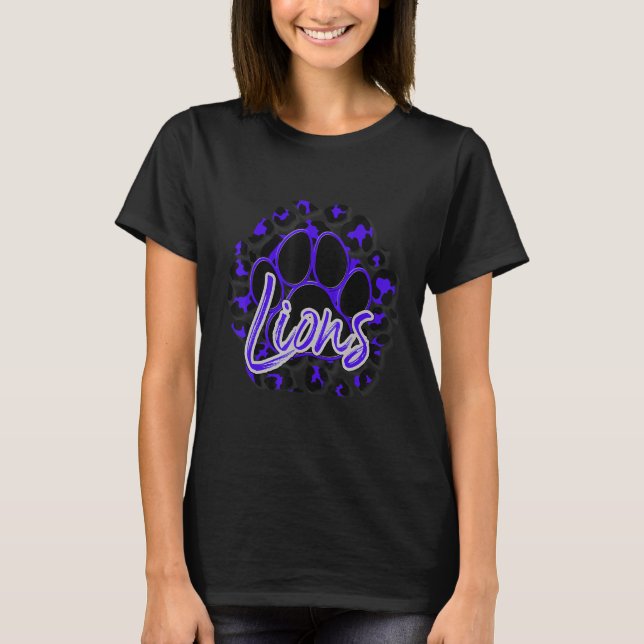 Lions Purple Black Cheetah School Sports Fan Team  T Shirt (Framsida)