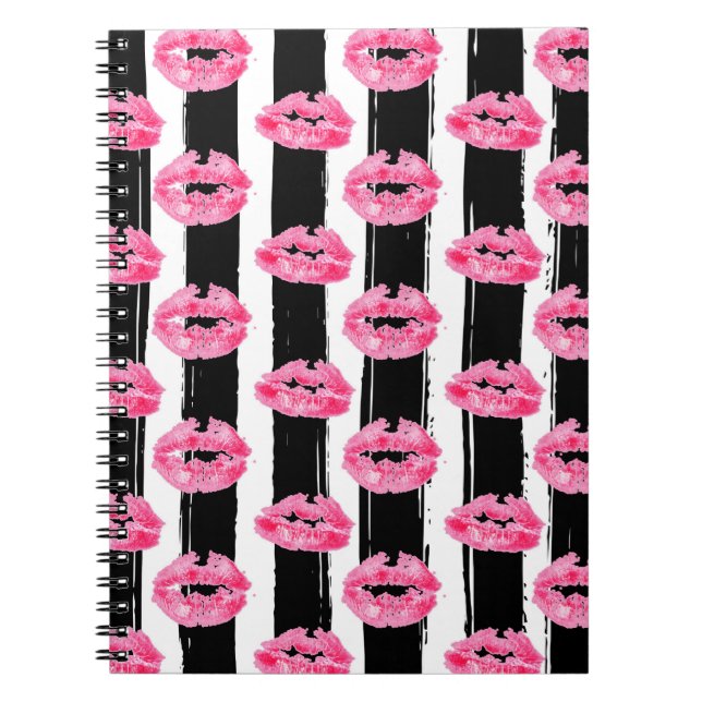 Lipstick Distributor Rosa Läppar Kiss Black Stripe Anteckningsbok (Framsidan)
