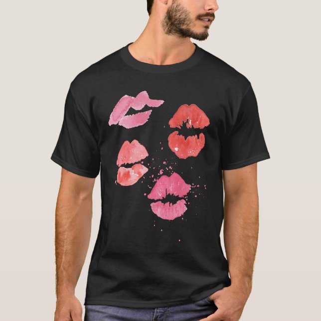 Lipstick Kisses for Valentines Day T Shirt (Framsida)