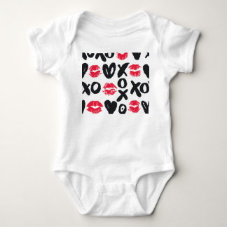 Lipstick Kisses Hearts Seamless Background T Shirt