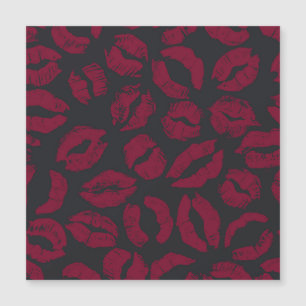 Lipstick Kisses: Mörk Red Imprint