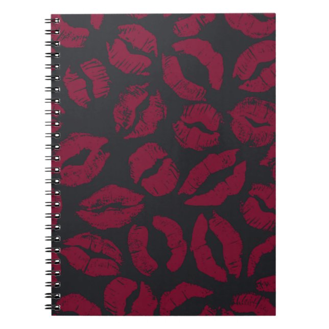 Lipstick Kisses: Mörk Red Imprint Anteckningsbok (Framsidan)