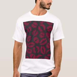Lipstick Kisses: Mörk Red Imprint T Shirt