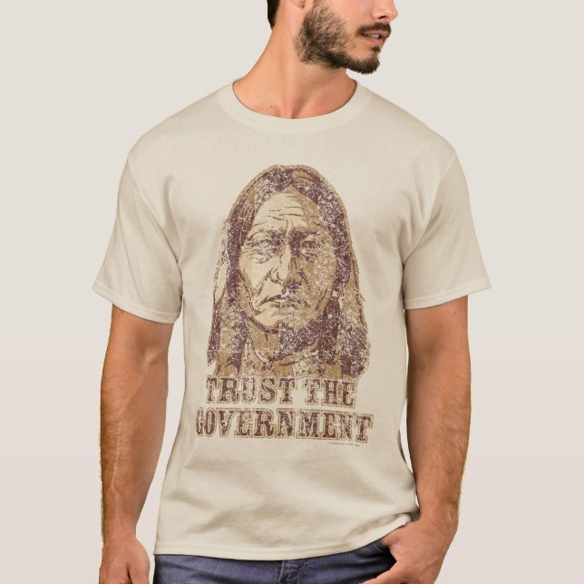 Lita på den bedrövade regerings- skjortan t-shirt (Framsida)