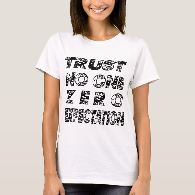 lita på ingen en nollförväntan black.png t shirt (Framsida)