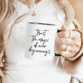 Lita på magiken för nytt startskript mugg