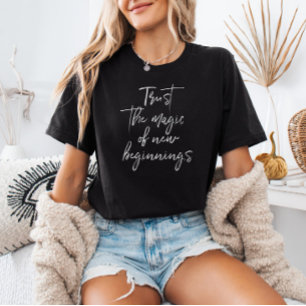 Lita på magiken för nytt startskript t shirt