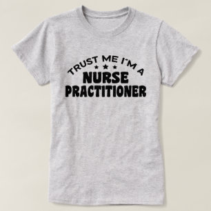 Lita på mig att jag är sjuksköterska t-shirt