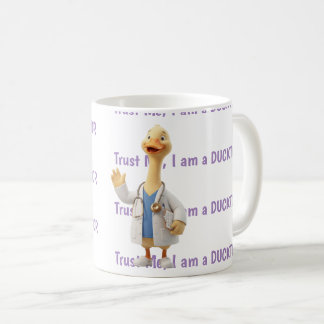 Lita på mig jag är en doktor kaffemugg