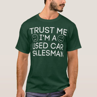 Lita på mig, jag är en rolig tjej som säljer begag t shirt