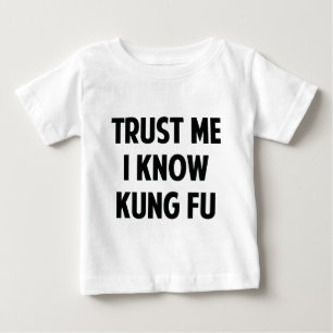 Lita på mig jag kan Kung Fu T Shirt
