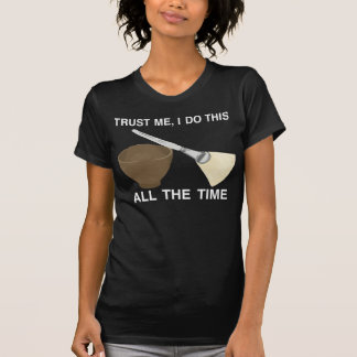 LITA PÅ MIG MED DITT FLÅR OMSORG;), T-SHIRT