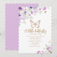 Lite fjäril är på väg mot guld lilac