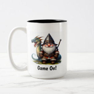 Lite Gnome Warrior Poswith Hans Dragon Två-Tonad Mugg