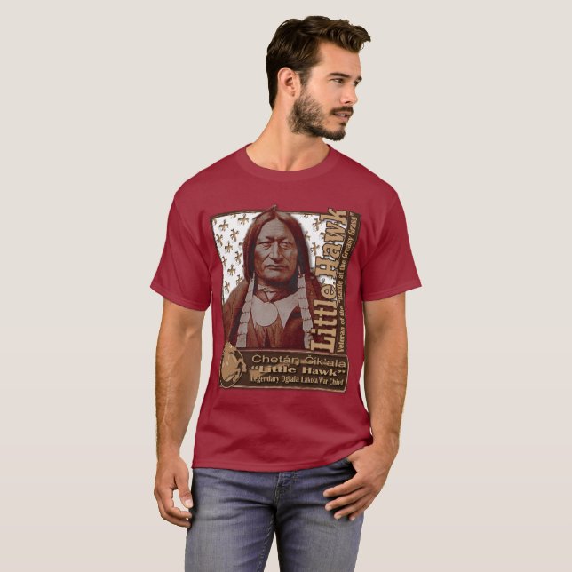 Lite hökOglala Lakota krigare T-shirt (Hel framsida)