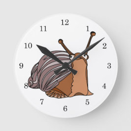 Lite lycklig snigel rund klocka