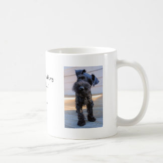Lite mugg för kaffe för miniatyrSchnauzervalp