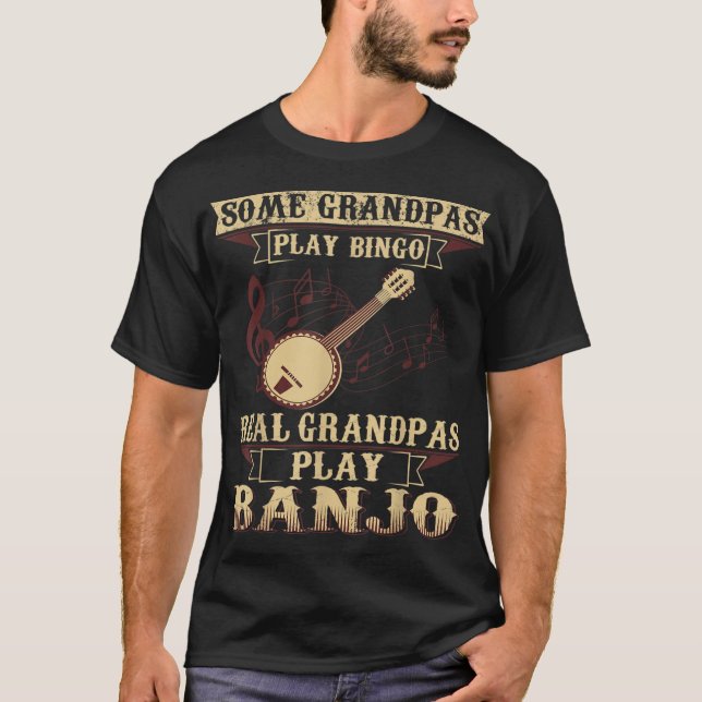 Lite Play Bingo Real Grandpas Play Banjo T Shirt (Framsida)