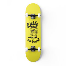 lite sass på skateboard