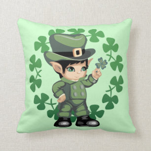 Lite troll med Shamrocks Kudde