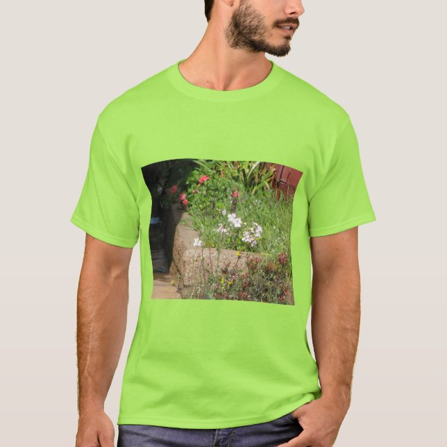 Liten blomsterträdgård t shirt (Framsida)
