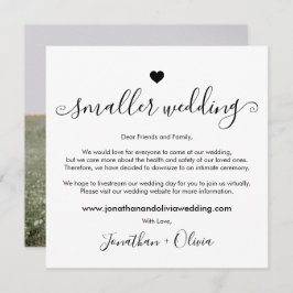 Liten bröllopsfest med nedskalad bröllopsfotografi meddelande