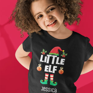 Liten del av familjen som matchar julklassar i nam t shirt