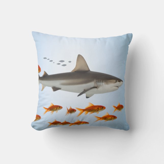 Liten Fisk Stor Skugga Kudde (Framsida)