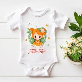 Liten flicka med blommor t shirt