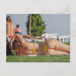 Liten gul bikini  vykort