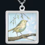 Liten Gult Bird Perched on a Gren Tittar upp Silverpläterat Halsband<br><div class="desc">Den här målningen är perfekt för din fågelsamling. Bildens bakgrund med liten gult och blå pastellbakgrund är enkel men ändå lugnande och kan enkelt läggas till i alla Zazzle-produkter som erbjuds. Välj den här teckningen idag.</div>