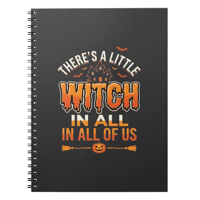 Liten häxa Halloween-häxa typografi Design_1 Anteckningsbok (Framsidan)