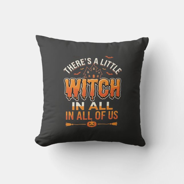 Liten häxa Halloween Häxa Typografi Design_1 Kudde (Framsida)