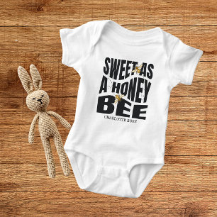 Liten Honungsbi På Vägen Gul Bebis Shower T Shirt