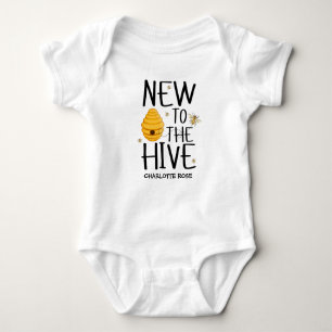 Liten Honungsbi På Vägen Gul Bebisshower T Shirt