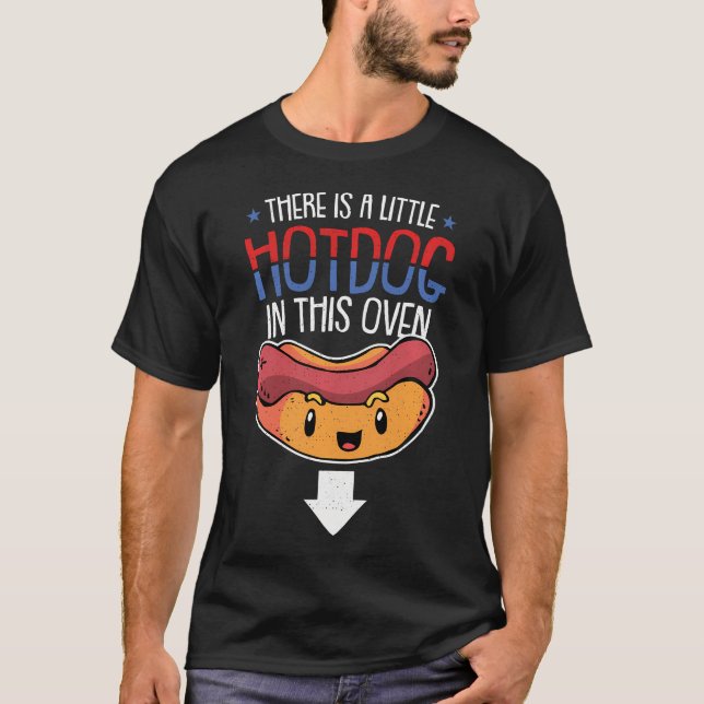 Liten korv i ugnen 4:e juli graviditet t shirt (Framsida)