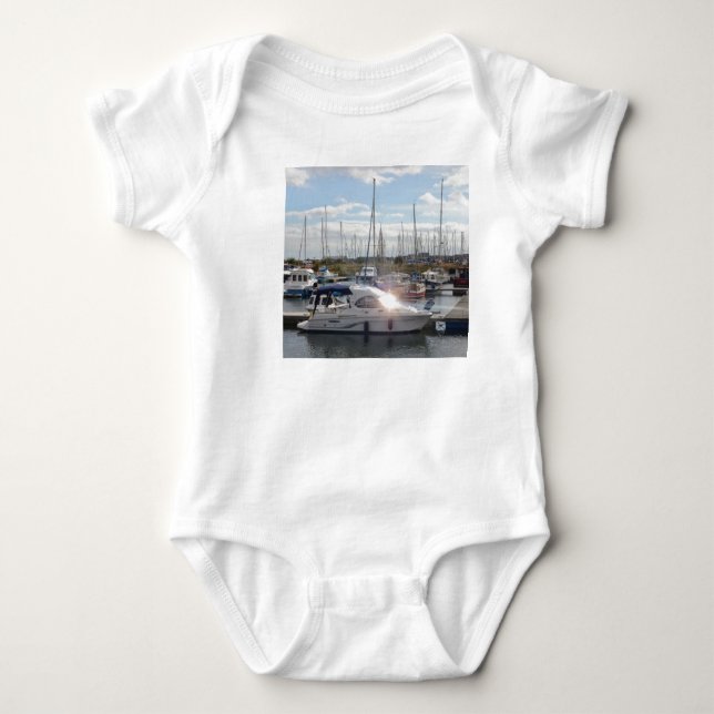 Liten motorbåt fångar solen t-shirt (Framsida)