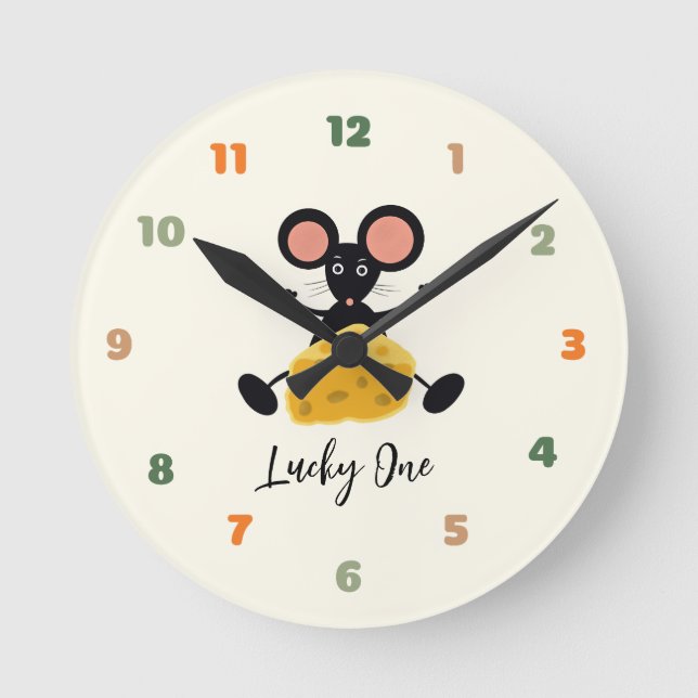 Liten mus med ost rund klocka (Framsida)