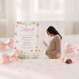 Liten Nyckelpiga Vildblomma Baby Shower Foto Inbjudningar