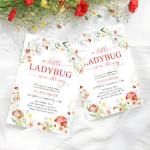 Liten Nyckelpiga Vildblomma Flickbabyfirande Inbjudningar