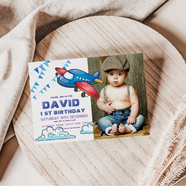 Liten Pilot 1:a Flygplans Himlens Flyg Foto Inbjudningar (Skapare uppladdad)