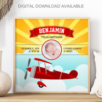 Liten pilot röd flygplansbaby foto födelse statist