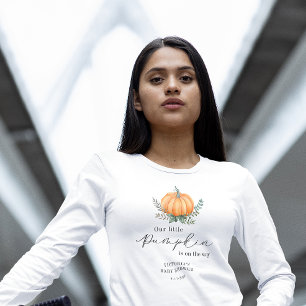 Liten pumpa är på väg Baby Shower T Shirt