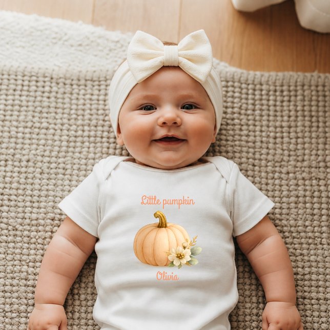 Liten pumpa personlig gåva nyfödd t shirt (Skapare uppladdad)