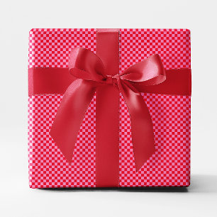 Liten röd och rosa rutig presentpapper