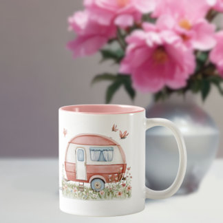 Liten rosa Glamper-campingvagn med fjärilar Två-Tonad Mugg