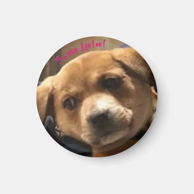 Liten, Round Sassy Leeloo! Magnet (Framsidan)